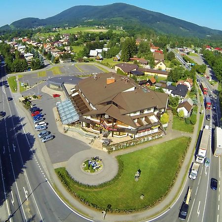 Hotel Eroplan Rožnov pod Radhoštěm Dış mekan fotoğraf