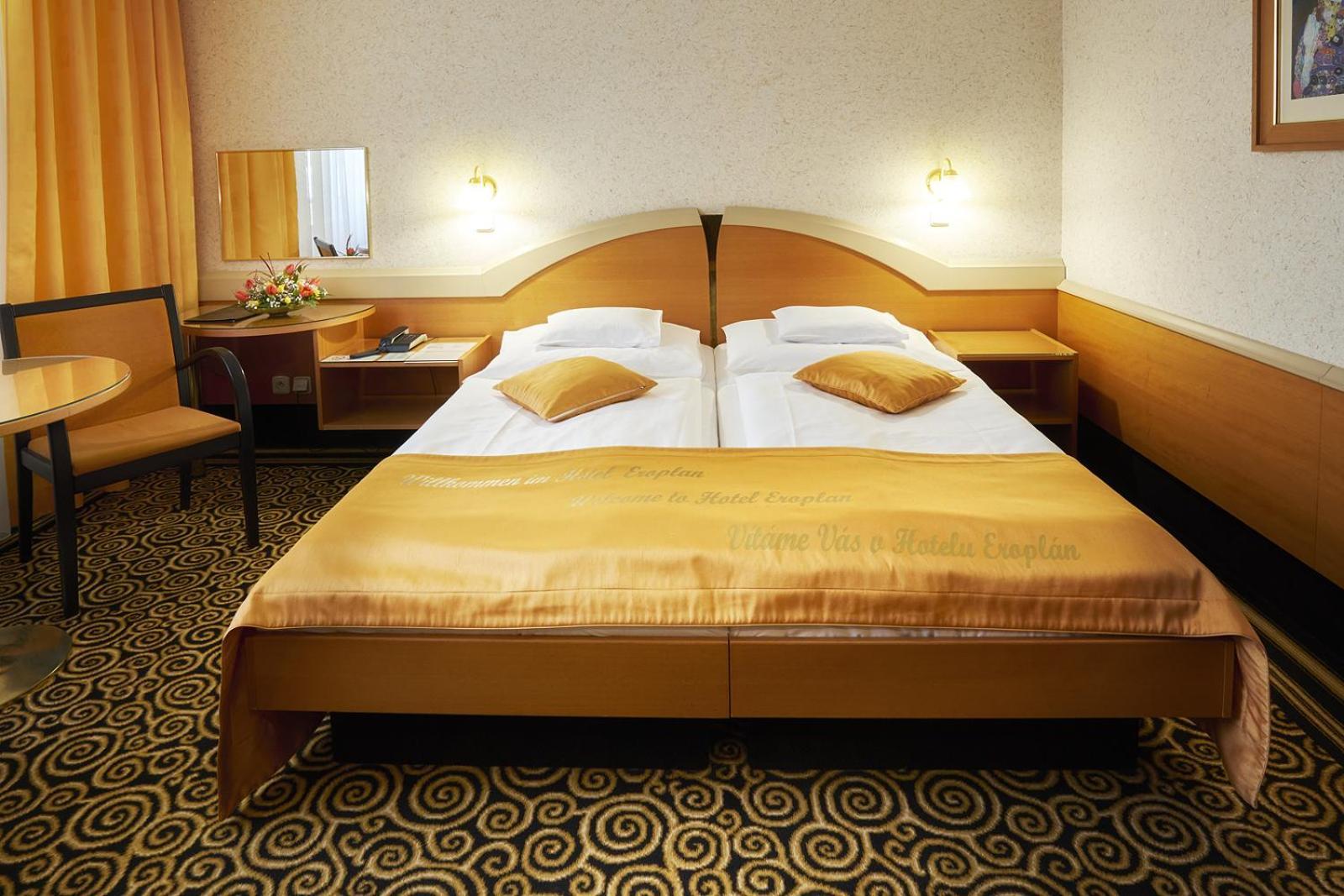 Hotel Eroplan Rožnov pod Radhoštěm Dış mekan fotoğraf