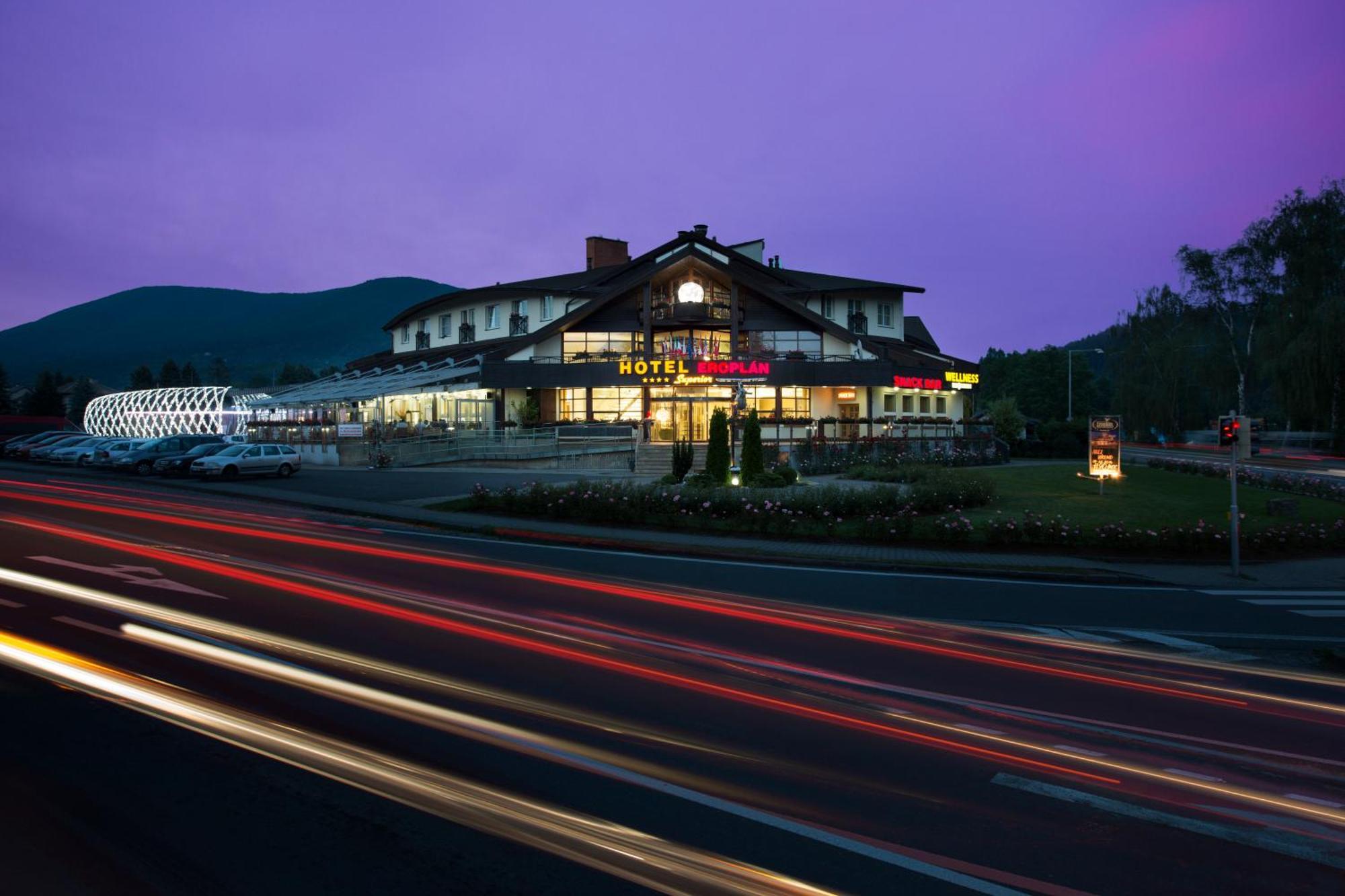 Hotel Eroplan Rožnov pod Radhoštěm Dış mekan fotoğraf