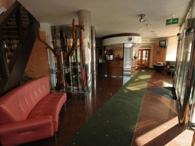 Hotel Eroplan Rožnov pod Radhoštěm Dış mekan fotoğraf