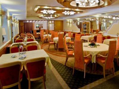 Hotel Eroplan Rožnov pod Radhoštěm Dış mekan fotoğraf